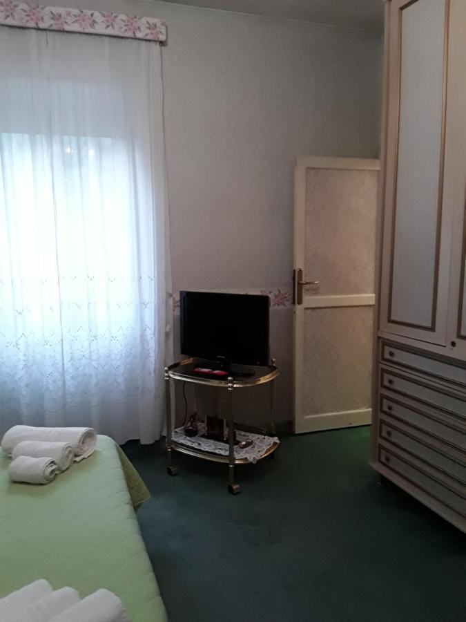 Ambrabed Lunghezza Station Bed & Breakfast ภายนอก รูปภาพ